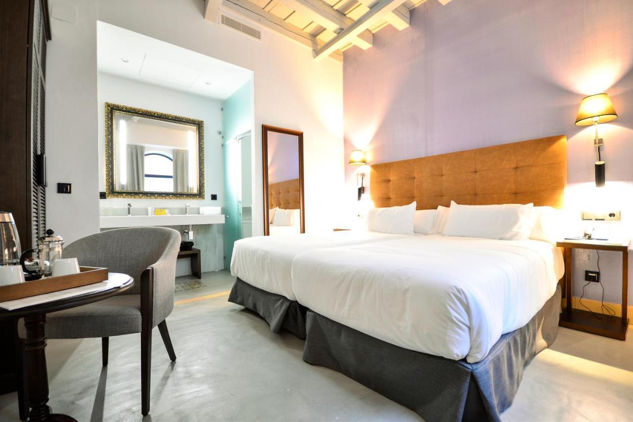 Hotel Legado Alcazar (Adults Only) Севилья Экстерьер фото